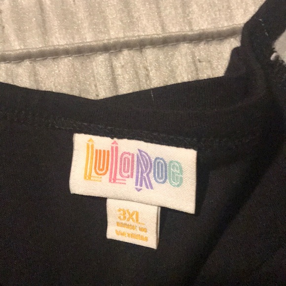 LULAROE RANDY TOP - Picture 3 of 8